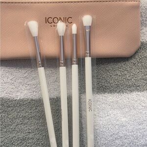 ICONIC London White Makeup Brush Set with Case